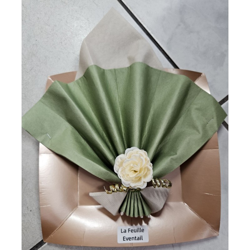 Pliage de serviette "la  feuille éventail"
