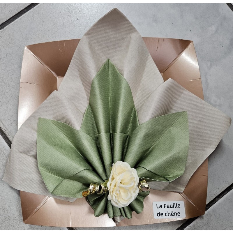 Pliage de serviette "la feuille de chêne"
