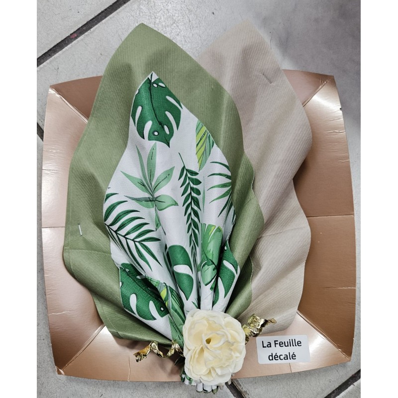 Pliage de serviette "la feuille décalé"