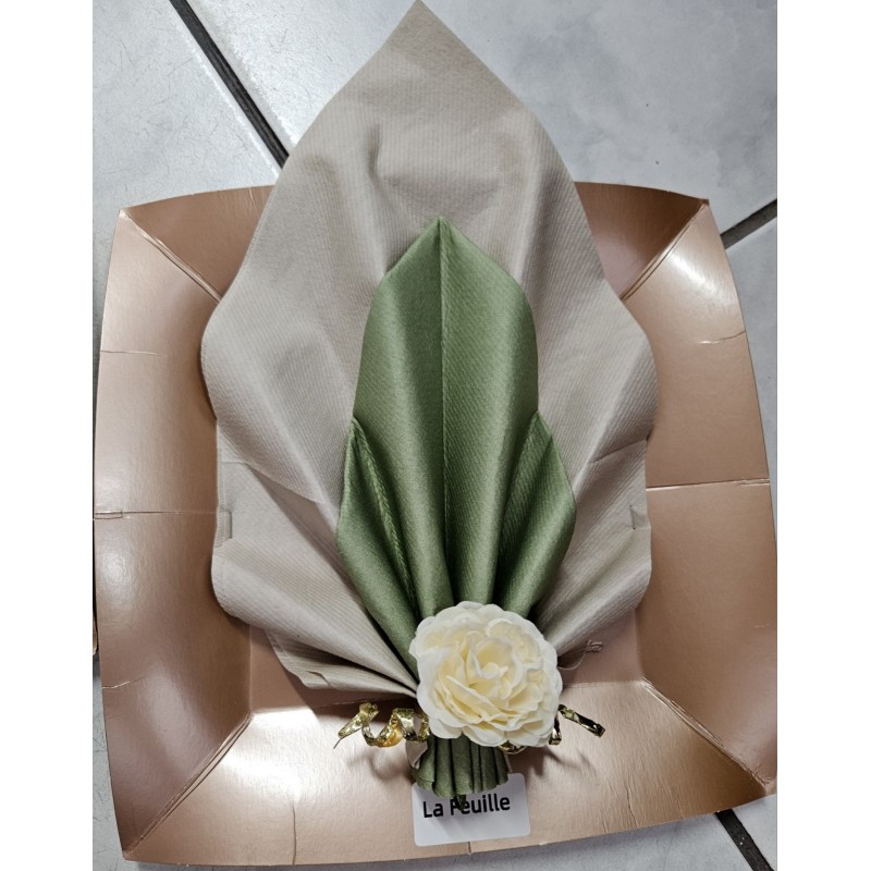 Pliage de serviette "feuille"